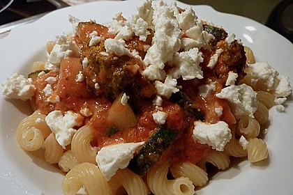 Mediterrane Pasta - Pfanne mit Gem&uuml;se und Ziegenk&auml;se 12