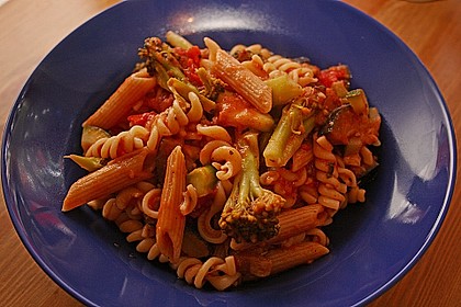 Mediterrane Pasta - Pfanne mit Gem&uuml;se und Ziegenk&auml;se 14