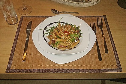 Italienischer Nudelsalat mit Rucola und getrockneten Tomaten 7