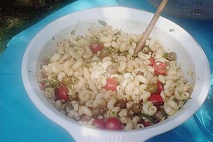 Italienischer Nudelsalat mit Rucola und getrockneten Tomaten 33