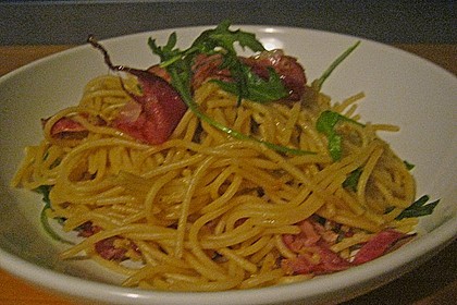 Pasta aglio olio mit Rucola und Tomaten 7