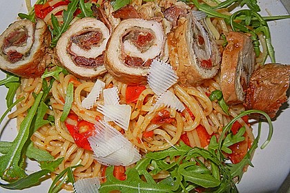 Pasta aglio olio mit Rucola und Tomaten 9