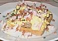 Toast  mit Schweinefilet und Sauce Hollandaise