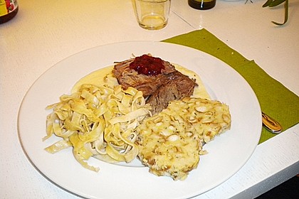 Asiatisch - fr&auml;nkischer Tafelspitz, Brezenklo&szlig; und Meerrettichcreme