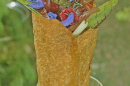Kr&auml;utersalat in der T&uuml;te