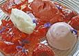 Variationen von Erdbeeren mit Robinien - Sorbet