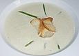 Zuckerschoten - Schaums&uuml;ppchen mit frittiertem Taro