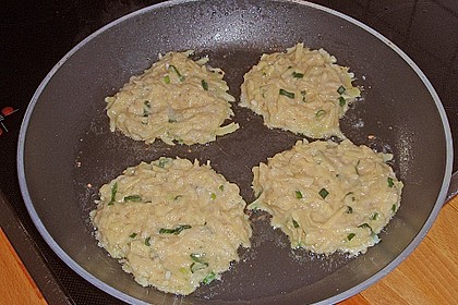Deftige B&auml;rlauch-R&ouml;sti mit Schinken 5