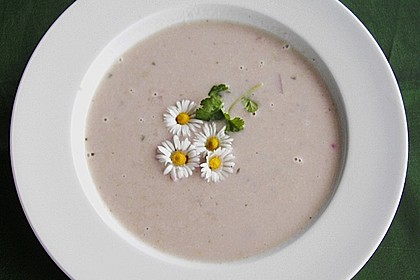 Radieschencreme mit G&auml;nsebl&uuml;mchen