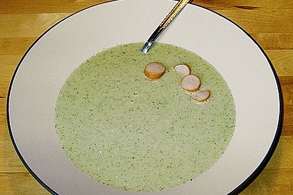 Radieschencreme mit G&auml;nsebl&uuml;mchen 1