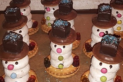 Schneemänner 32