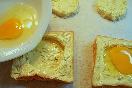 Eier im Toastbrot mit Rosmarin - Butter 49