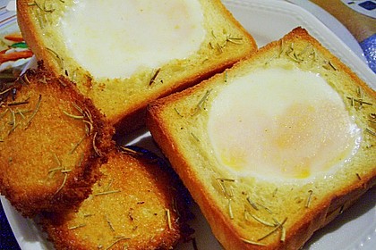 Eier im Toastbrot mit Rosmarin - Butter 32
