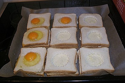 Eier im Toastbrot mit Rosmarin - Butter 34