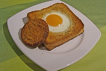 Eier im Toastbrot mit Rosmarin - Butter 18