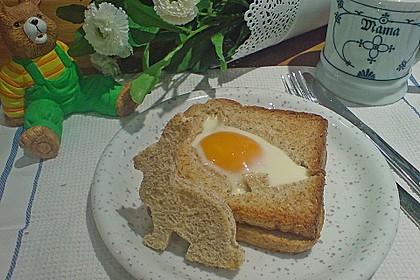 Eier im Toastbrot mit Rosmarin - Butter 16