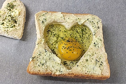 Eier im Toastbrot mit Rosmarin - Butter 27