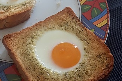 Eier im Toastbrot mit Rosmarin - Butter 39