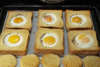 Eier im Toastbrot mit Rosmarin - Butter 33