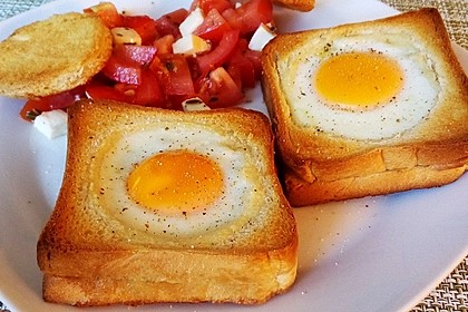 Eier im Toastbrot mit Rosmarin - Butter 6