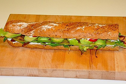 Tomaten-Auberginen-Avocado-Burger 26
