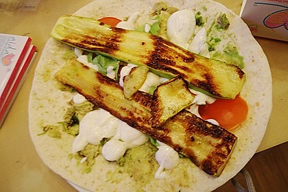 Tomaten-Auberginen-Avocado-Burger 75