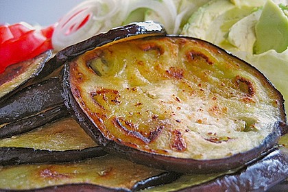 Tomaten-Auberginen-Avocado-Burger 61