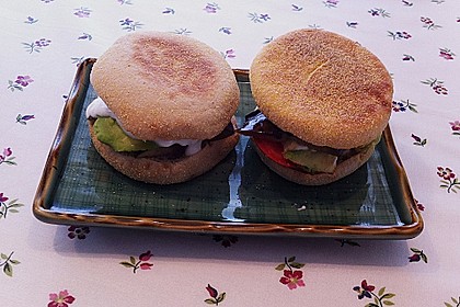 Tomaten-Auberginen-Avocado-Burger 62