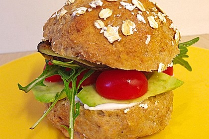 Tomaten-Auberginen-Avocado-Burger 29