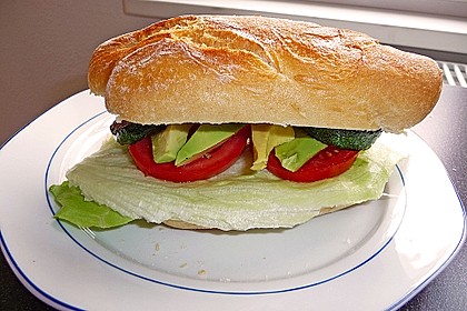 Tomaten-Auberginen-Avocado-Burger 46