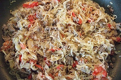 Paprika gef&uuml;llt mit Hack und Sauerkraut