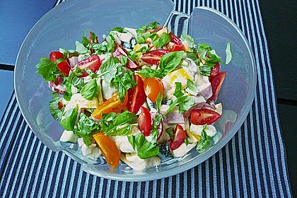 Tortellinisalat mit Zucchini und Schinken 10