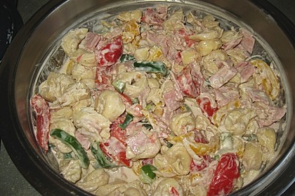 Tortellinisalat mit Zucchini und Schinken 7