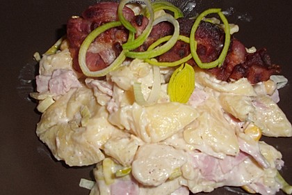 Tortellinisalat mit Zucchini und Schinken 14