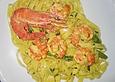 Tagliatelle mit Gambas in einer Krustentier - Safran Sauce