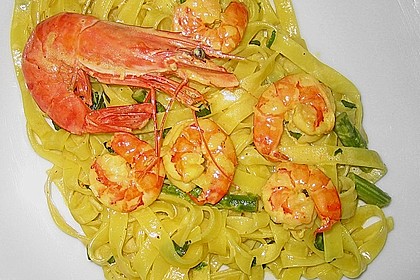 Tagliatelle mit Gambas in einer Krustentier - Safran Sauce 3