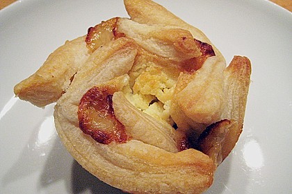 Zwiebel - Birnen - Ziegenk&auml;se - Tarteletts