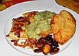 H&auml;hnchenbrust mit Erbsensauce an Gem&uuml;semaultaschen