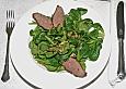 Feldsalat mit lauwarmer Entenbrust