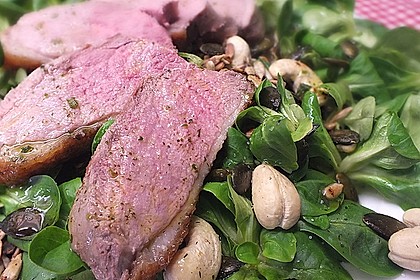 Feldsalat mit lauwarmer Entenbrust 1
