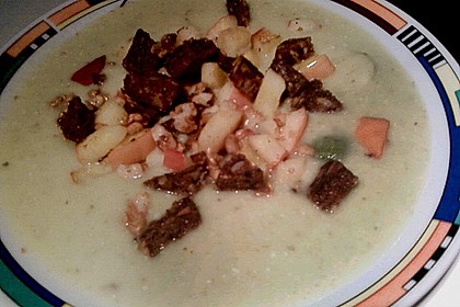Rosenkohlsuppe mit Apfel - Walnuss - Einlage 6