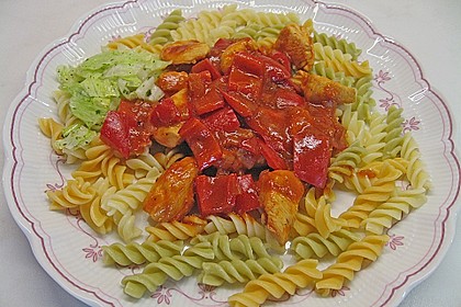 Nudeln mit scharfer Puten - Paprika - Sauce 6