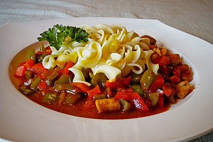 Nudeln mit scharfer Puten - Paprika - Sauce 8