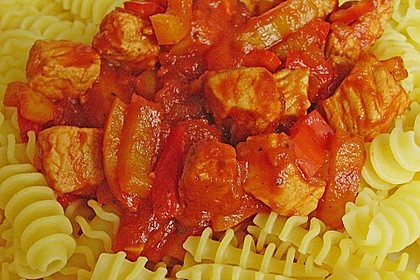 Nudeln mit scharfer Puten - Paprika - Sauce 11