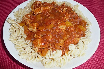 Nudeln mit scharfer Puten - Paprika - Sauce 12