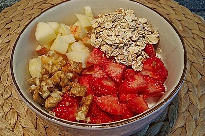 Erdbeer - Apfel - Nuss - Müsli 16