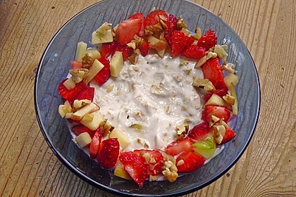 Erdbeer - Apfel - Nuss - Müsli 1