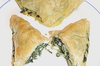 Bl&auml;tterteig - Dreicke mit Spinat und Feta