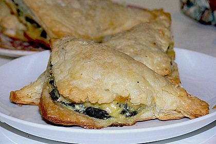 Bl&auml;tterteig - Dreicke mit Spinat und Feta 2