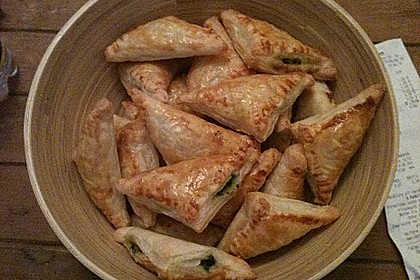 Bl&auml;tterteig - Dreicke mit Spinat und Feta 20